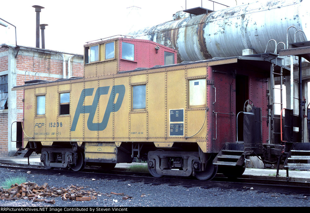 Ferrocarril del Pacifico caboose FCP #15238